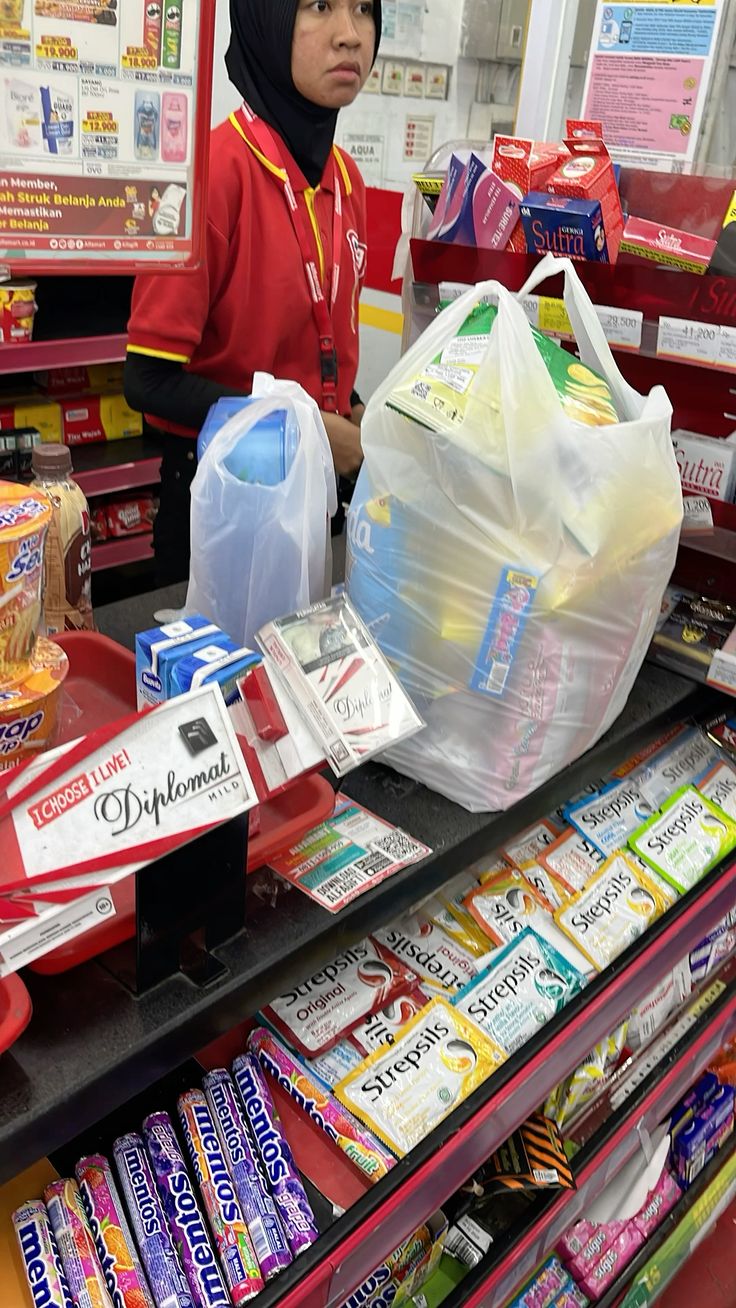 Alfamart Kreweng: Belanja Harian yang Nyaman di Jeruklegi